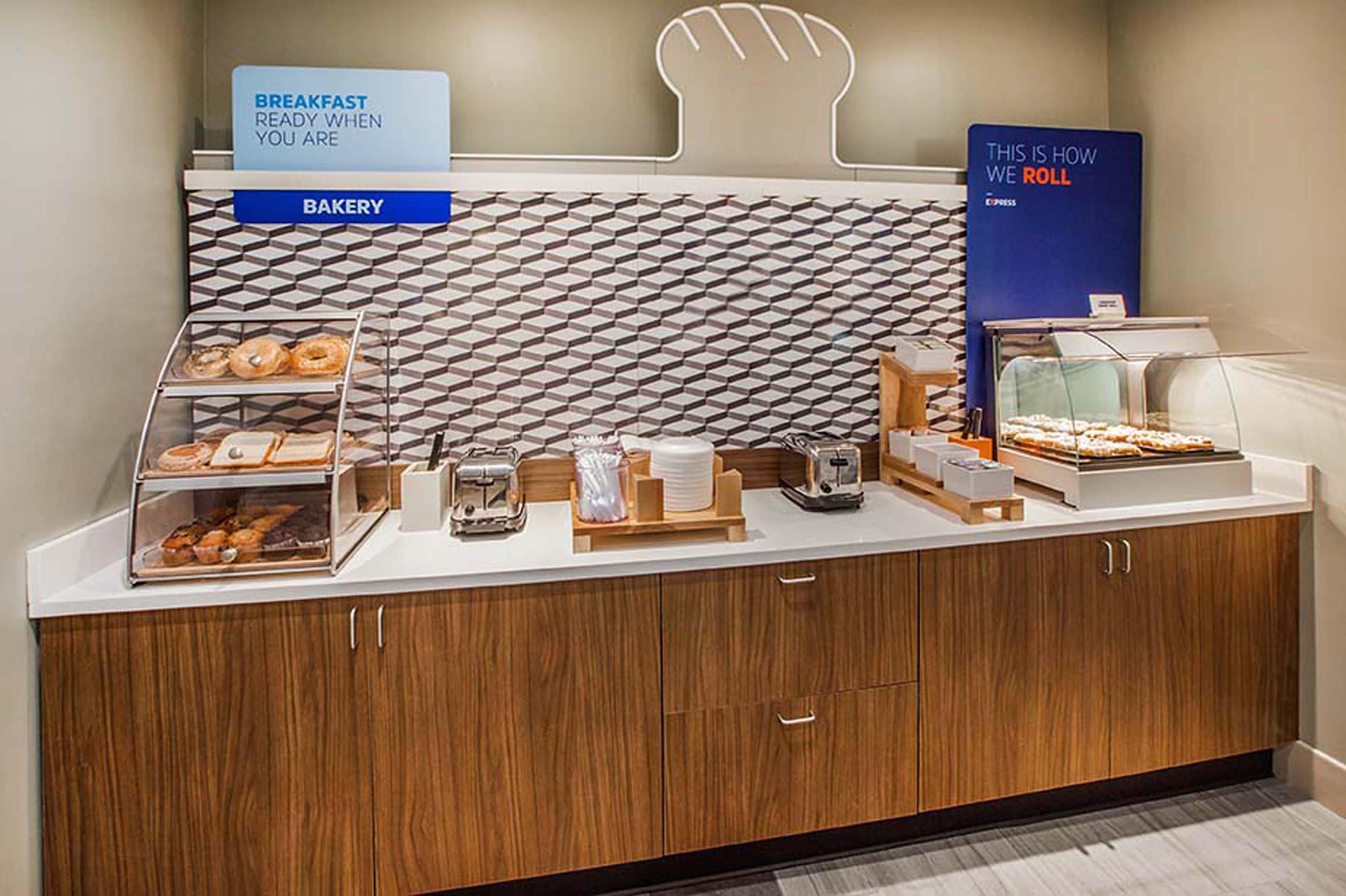 Holiday Inn Express Hotel & Suites York By Ihg Εξωτερικό φωτογραφία